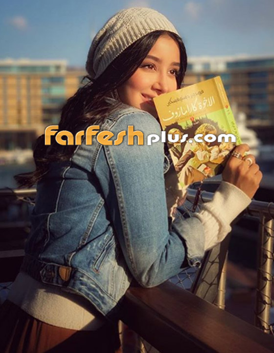 بعد فيديو لجين عمران تأكل الأرز بيدها، أسيل عمران تلعق الحلوى كالأطفال صورة رقم 8
