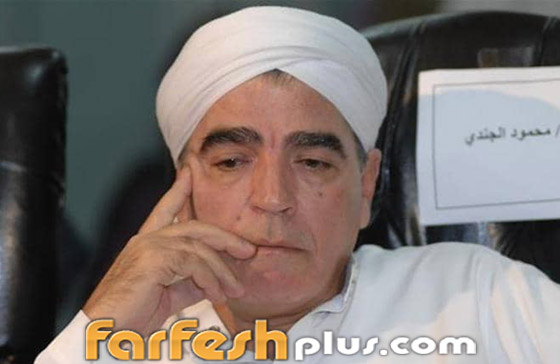 النجوم يودعون الفنان محمود الجندي الى مثواه الأخير وانهيار أحمد السقا صورة رقم 19