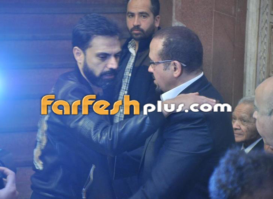 لماذا غضب الجمهور من هشام عباس وصور عزاء والدته! صورة رقم 10