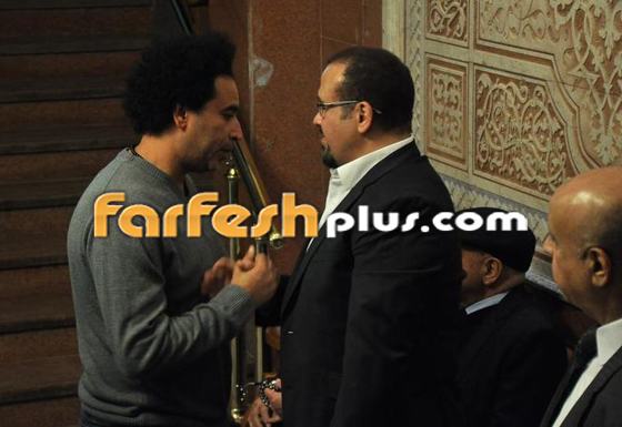 لماذا غضب الجمهور من هشام عباس وصور عزاء والدته! صورة رقم 18