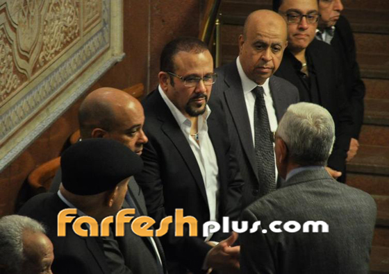 لماذا غضب الجمهور من هشام عباس وصور عزاء والدته! صورة رقم 21