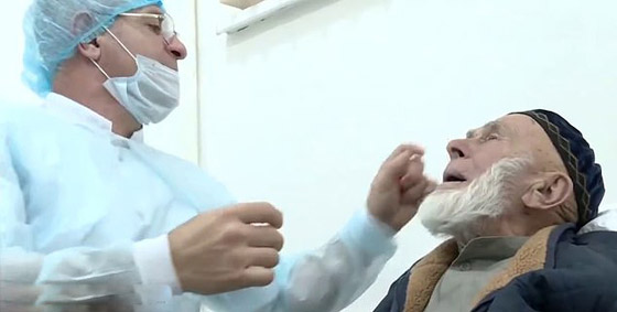 أكبر رجل بالعالم (123 عاما) يكشف سر طول عمره قبل أن يفارق الحياة صورة رقم 7