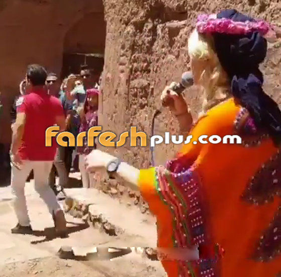 التحقيق مع مغنية إيرانية غنّت أمام السياح، والسبب؟! صورة رقم 5