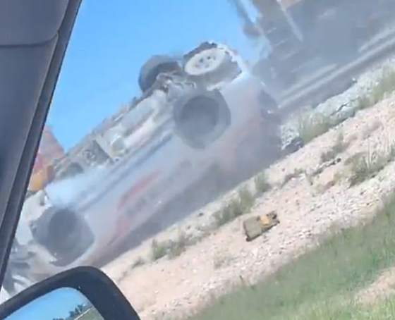 فيديو صادم: قطار يسحق سيارة شرطة تجاوزت الإشارة الحمراء صورة رقم 2
