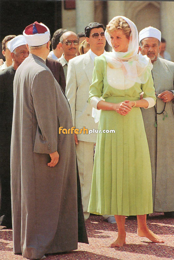 فيديو نادر وصور من 27 سنة: الأميرة ديانا بغطاء الرأس في الجامع الأزهر صورة رقم 4