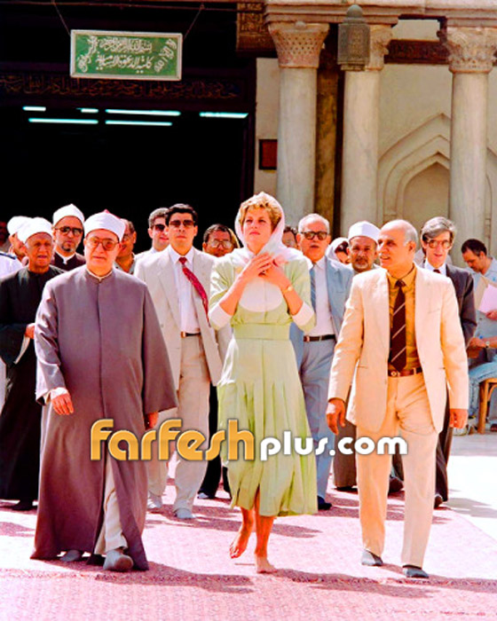 فيديو نادر وصور من 27 سنة: الأميرة ديانا بغطاء الرأس في الجامع الأزهر صورة رقم 1