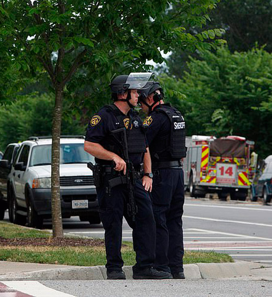 مجزرة في فرجينيا الأمريكية: مقتل 12 شخصا وإصابة 6 في إطلاق نار صورة رقم 15