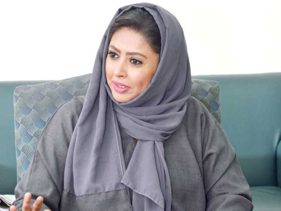 فيديو وصور أول امرأة سعودية تقود رحلة جوية رسمية بالمملكة صورة رقم 7