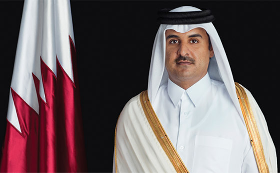 بالصور: أمير قطر جالسا لوحده في مقهى في أحد شوارع لندن صورة رقم 15