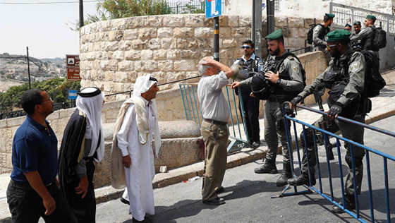 حواجز الاحتلال الإسرائيلي في الضفة تكلف الفلسطينيين الملايين صورة رقم 3
