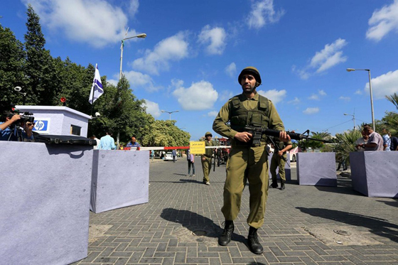 حواجز الاحتلال الإسرائيلي في الضفة تكلف الفلسطينيين الملايين صورة رقم 7