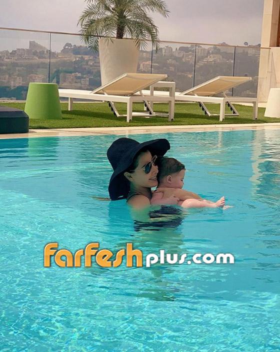  صورة نانسي عجرم مع ابنتها ليا في بركة السباحة  تخطف قلوب متابعيها صورة رقم 1