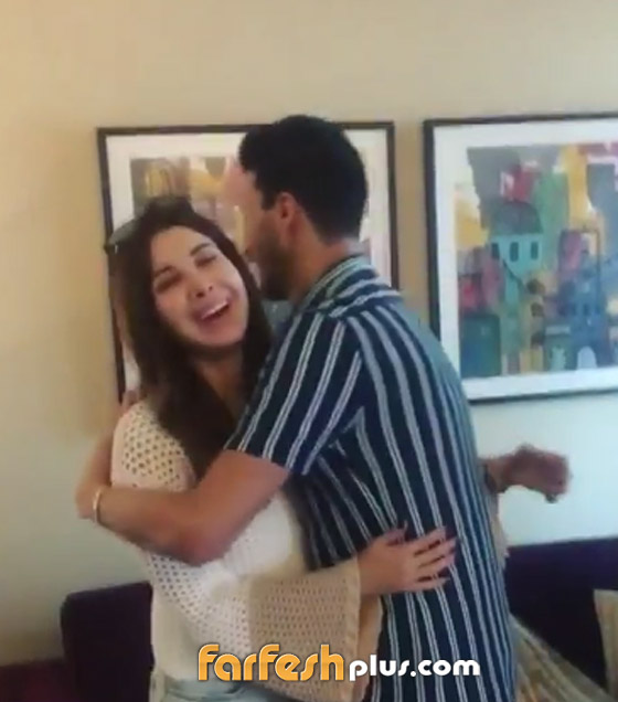 نانسي عجرم ترفض قبلة من معجب: 