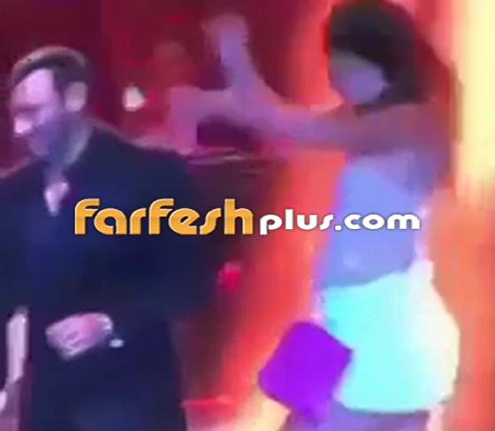  بالفيدير معجبة تقتحم مسرح كاظم الساهر.. ماذا فعل معها؟ صورة رقم 10