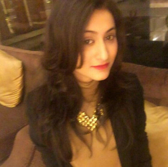 فنانة هندية تلقي بنفسها من شرفة شقتها! صورة رقم 4