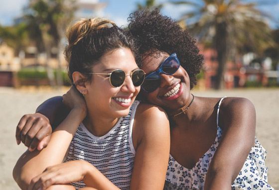 6 أبراج تفضل المجموعة الصغيرة من الأصدقاء صورة رقم 4