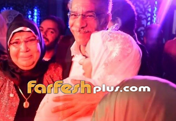  فيديو وصور: نجوم يفاجأون معجبيهم ويسعدوهم في حفلات زفافهم صورة رقم 5