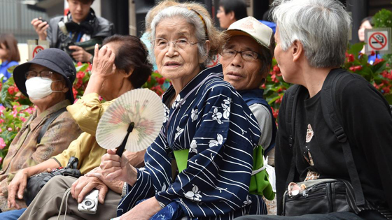 أكثر من 70 ألف شخص يتجاوز عمرهم الـ 100 في هذه الدولة! صورة رقم 3