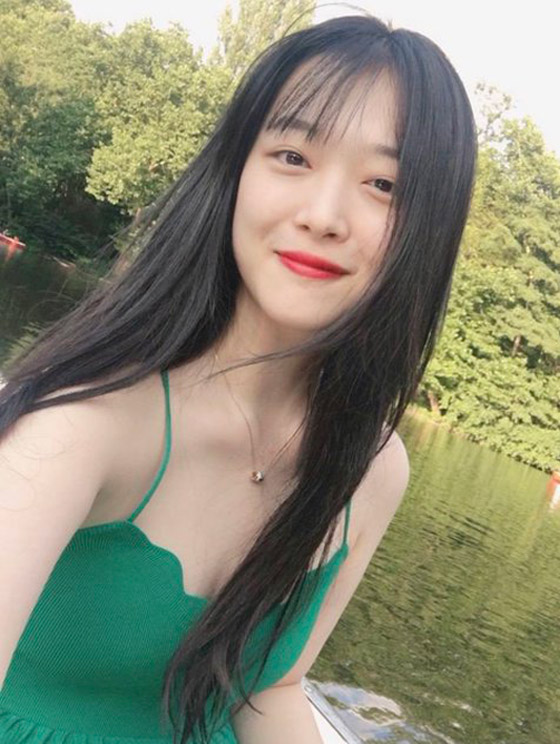 انتحار النجمة الكورية سولي (25 عاما) بسبب التنمر.. ووفاتها يسبب ضجة! صورة رقم 13