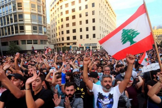 نجوم لبنان يشاركون في المظاهرات الشعبية.. فيديو صورة رقم 11