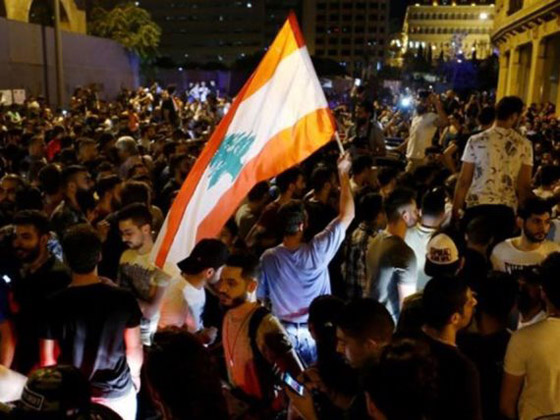 نجوم لبنان يشاركون في المظاهرات الشعبية.. فيديو صورة رقم 10