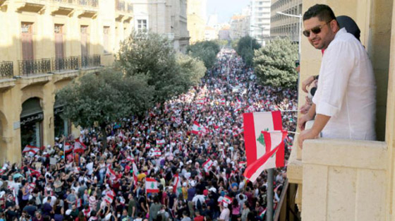 نجوم لبنان يشاركون في المظاهرات الشعبية.. فيديو صورة رقم 13