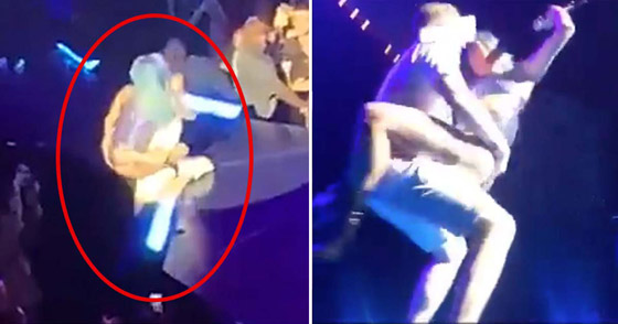 بالفيديو.. لحظة سقوط ليدي غاغا عن المسرح صورة رقم 3