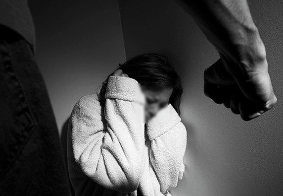 جرائم ضد عربيات أشد بشاعة من القتل.. آخرهم رجل اقتلع عيني زوجته! صورة رقم 1