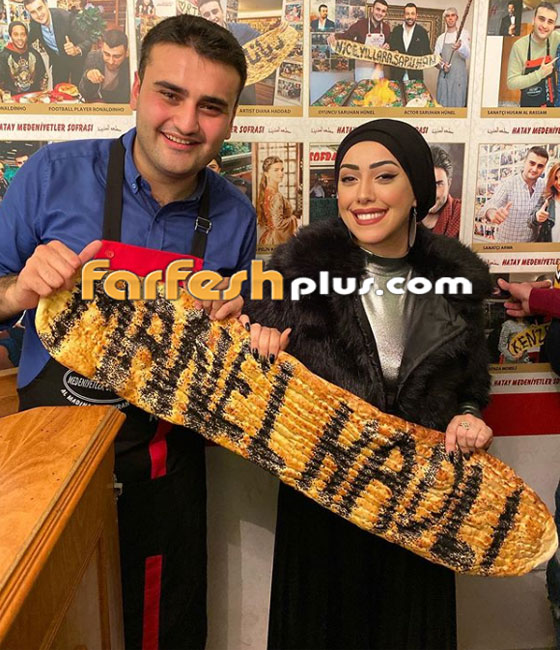 هل تذكرون المغنية الجزائرية التي طلبها بوراك للزواج؟ ظهر معها مجدداً وأعلن أن زفافهما قريب صورة رقم 1