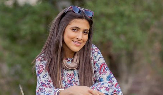 نجمة طيور الجنة “أمينة كرم” تتخلى عن حجابها.. شاهدوا كيف أصبحت الآن صورة رقم 11