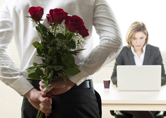 الحب أم العمل.. أيهما أهم في حياتك بحسب برجك؟ صورة رقم 1