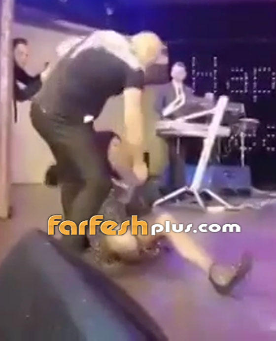 شاهدوا.. عامر زيان يحيي حفل رأس السنة وحبيب معجبة يشدها ويرميها أرضاً بسبب غيرته صورة رقم 5