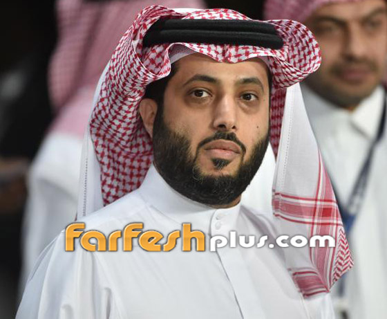 تركي آل الشيخ يحلق شعر رأسه ولحيته.. واللوك الجديد يصدم الجمهور! صورة رقم 10
