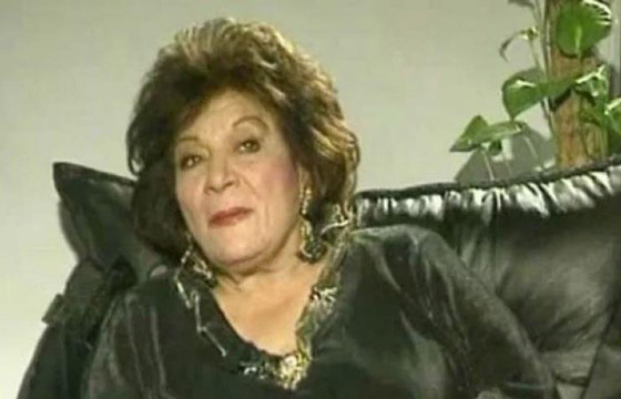عايدة عبد العزيز تعاني من ((ألزهايمر)).. وابنها: 