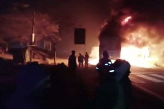 قتلى وجرحى في كارثة مصنع للكيماويات بالهند.. وفيديو للانفجار الهائل! صورة رقم 2 قتلى وجرحى في كارثة مصنع للكيماويات بالهند.. وفيديو للانفجار الهائل! صورة رقم 2