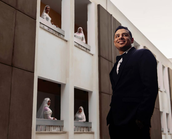 فيديو وصور: صعيدي يتزوج 4 نساء في يوم واحد ليفرح والدته! صورة رقم 5 فيديو وصور: صعيدي يتزوج 4 نساء في يوم واحد ليفرح والدته! صورة رقم 5