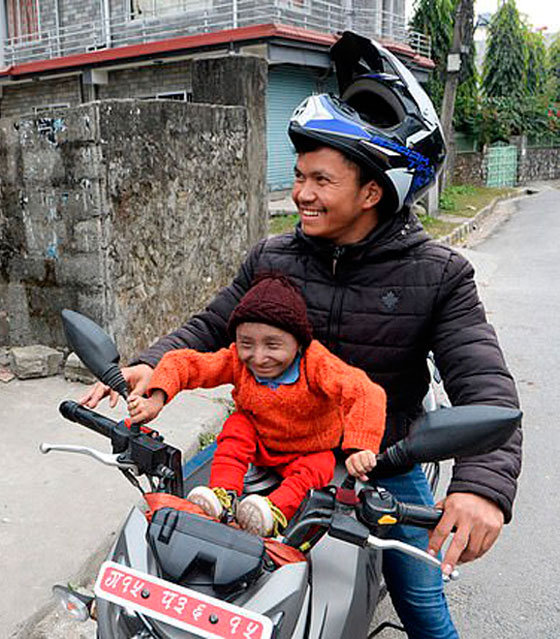 وفاة أقصر رجل في العالم صورة رقم 13 وفاة أقصر رجل في العالم صورة رقم 13