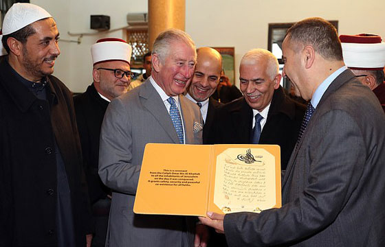 فيديو وصور: الأمير تشارلز يزور مسجد عمر وكنيسة المهد في فلسطين صورة رقم 8