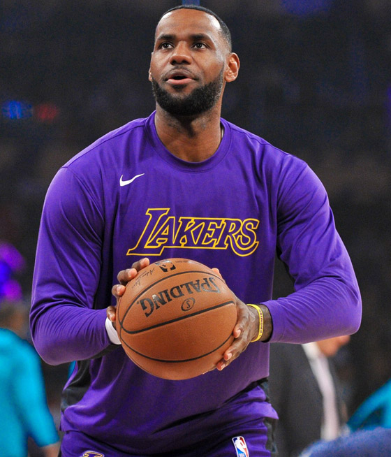 فيديو مؤثر: ليبرون جيمس ينفجر باكيا بعد معرفته بوفاة صديقه كوبي براينت صورة رقم 32