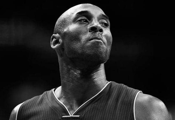 كرات وأحذية وملابس بملايين الدولارات.. أسعار مجنونة لتذكارات كوبي براينت! صورة رقم 8