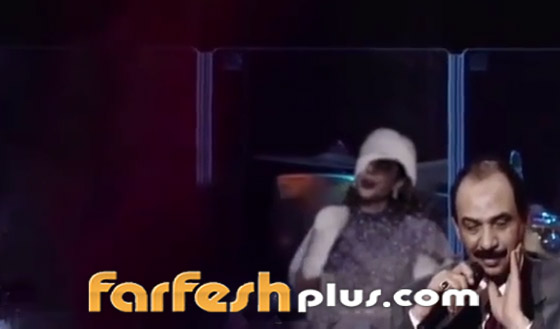 فيديو طريف: أحلام تسقط على المسرح وهي تغني (أمان) وأصالة خلفها صورة رقم 4
