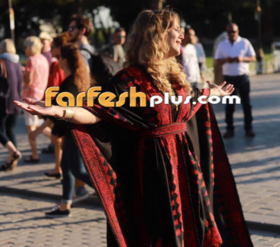 الفنانة الفلسطينية الدكتورة دلال أبو آمنه تطرح ألبومها الصوفي (نور) في القدس صورة رقم 4