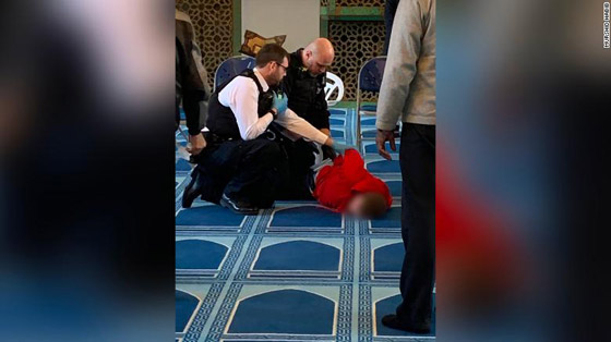 حادث طعن في ميشيغان الامريكية قبل قليل وطعن مؤذن في مسجد لندن  صورة رقم 11