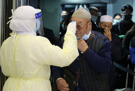 بسبب فيروس كورونا: السعودية تمنع دخول المعتمرين والسائحين وتحذر المواطنين صورة رقم 16