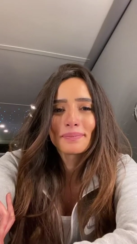 فيديو: مغني بنت الجيران عمر كمال يسخر من كورونا ويعتذر بعد الهجوم! صورة رقم 3