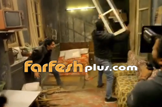 فيديو محمد رمضان يتخانق ويكسر كاميرا المصوّر أثناء تصوير مسلسل البرنس صورة رقم 3