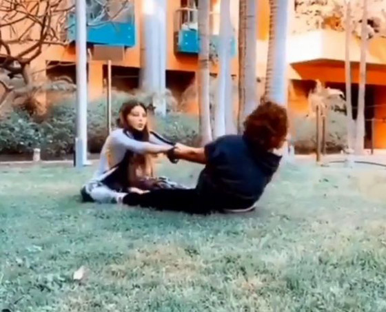 فيديو.. هيفاء وهبي مع والدتها أثناء ممارسة الرياضة صورة رقم 1