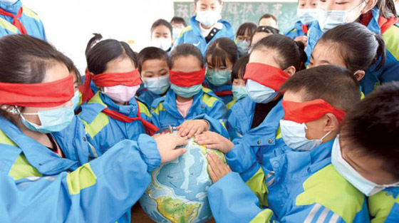 جوجل يحتفل باليوبيل الذهبي ليوم الأرض العالمي والنحلة عنوان الاحتفال صورة رقم 10