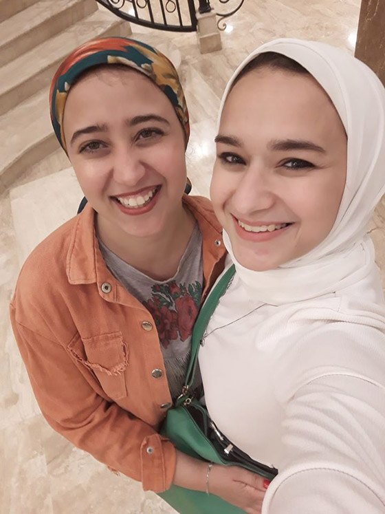 صور شبيهة نيللي كريم تحيّر الجمهور: هل هذه نيللي محجبة؟ صورة رقم 5