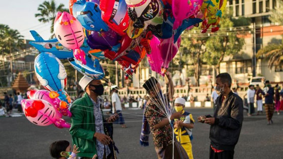 عيد الفطر 2020: المسلمون حول العالم يحتفلون رغم عدوى كورونا صورة رقم 1